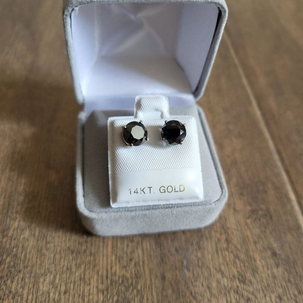 Brand New 14K White Gold Brilliant Diamond Earrings For Sale